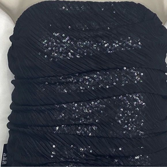 Express Women’s Strapless Sequined Dress 12 Black Silver Semi-Sheer Knee Length - Picture 2 of 14